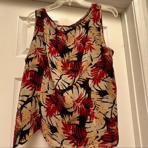Allison Taylor 100% silk print top. Size XL. Black rest and beige leaf pattern.